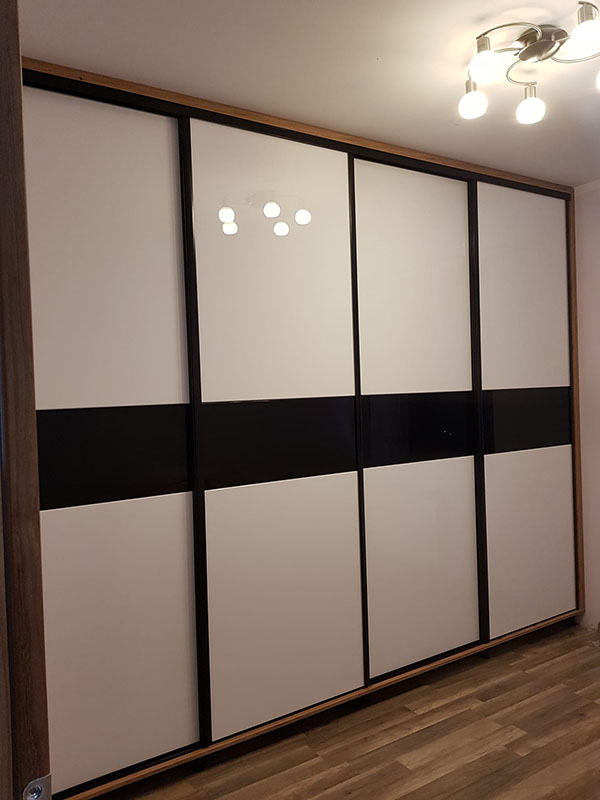 Schiebetüren- und Einbauschränke nach Maß