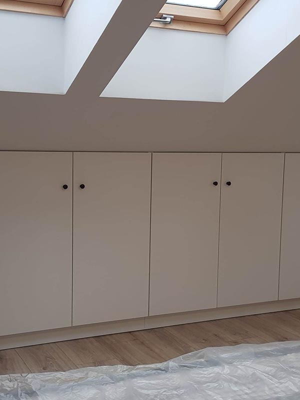 Schiebetüren- und Einbauschränke nach Maß